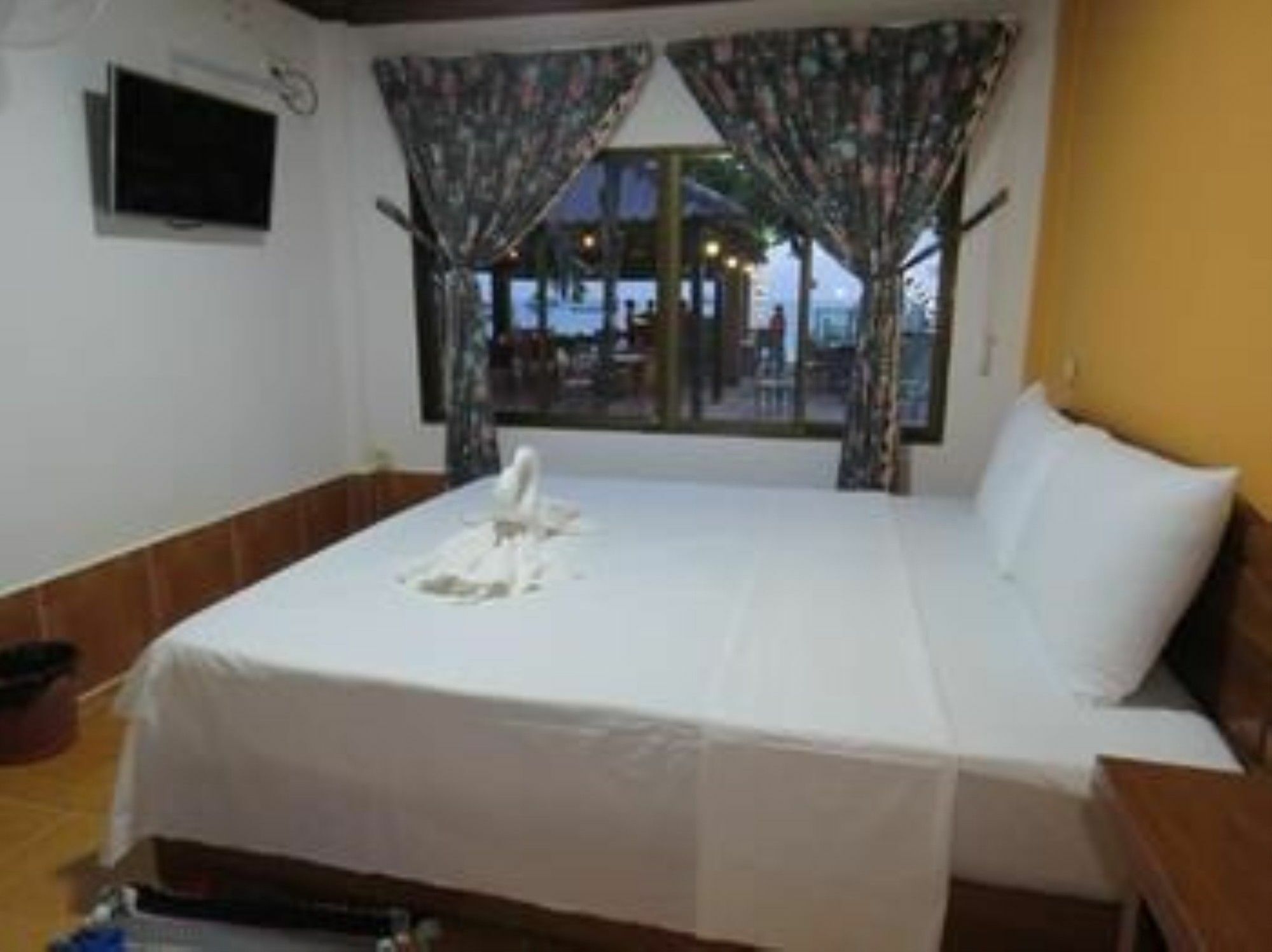 Two Easy Bungalow Hotel Sihanoukville Buitenkant foto