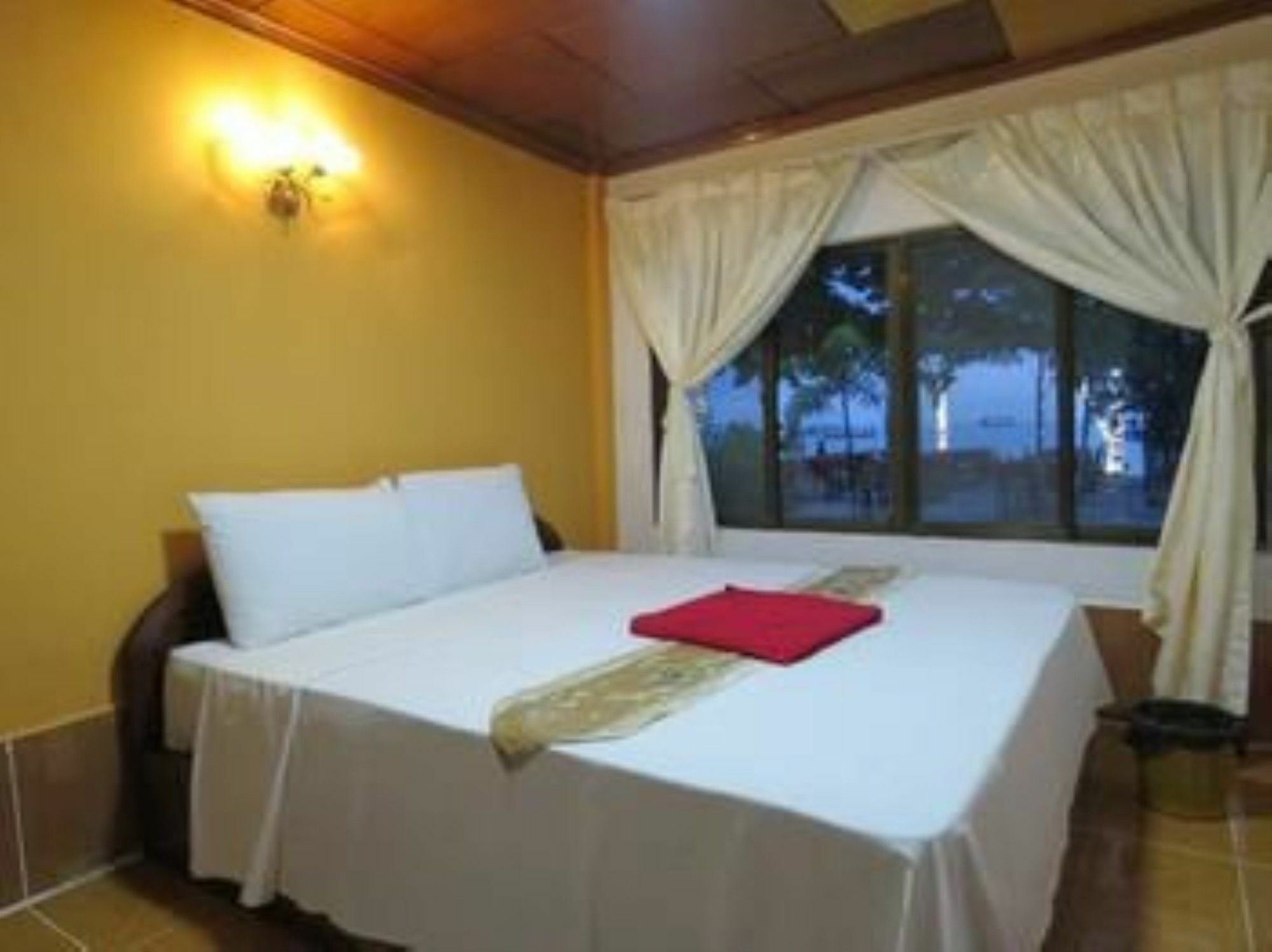 Two Easy Bungalow Hotel Sihanoukville Buitenkant foto